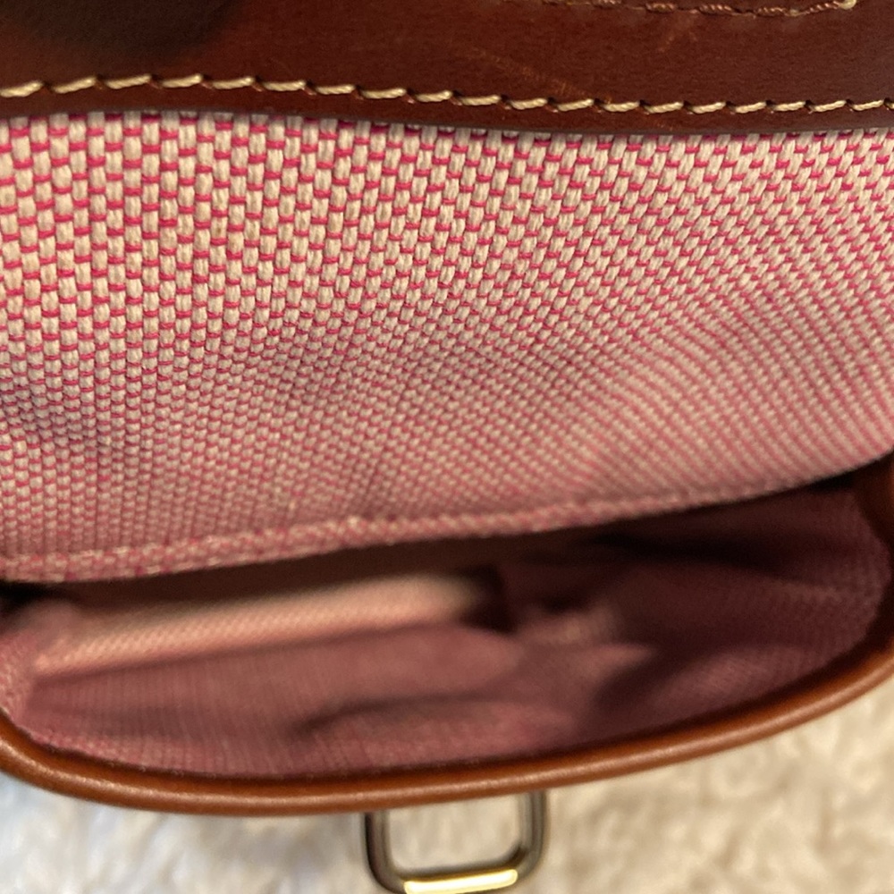 Dooney & Bourke leather letter carrier - Picture 8 of 9